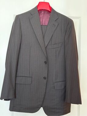 ISAIA Napoli Charcoal Pinstripe Suit 40R / IT 50 —
Italian Wool 2 piece